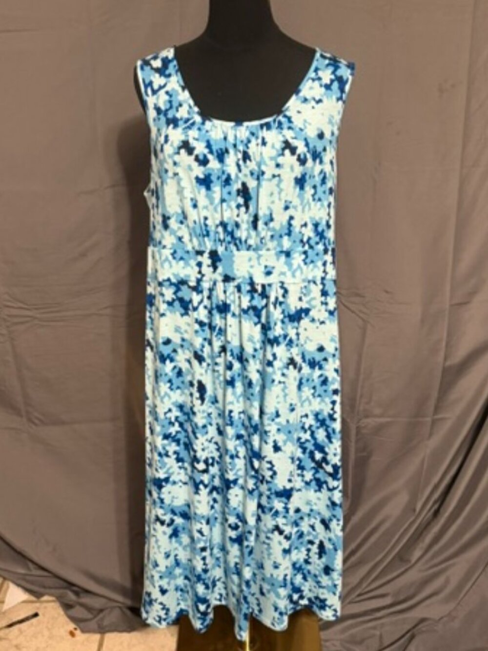 WHITE STAG Dress Size 2X